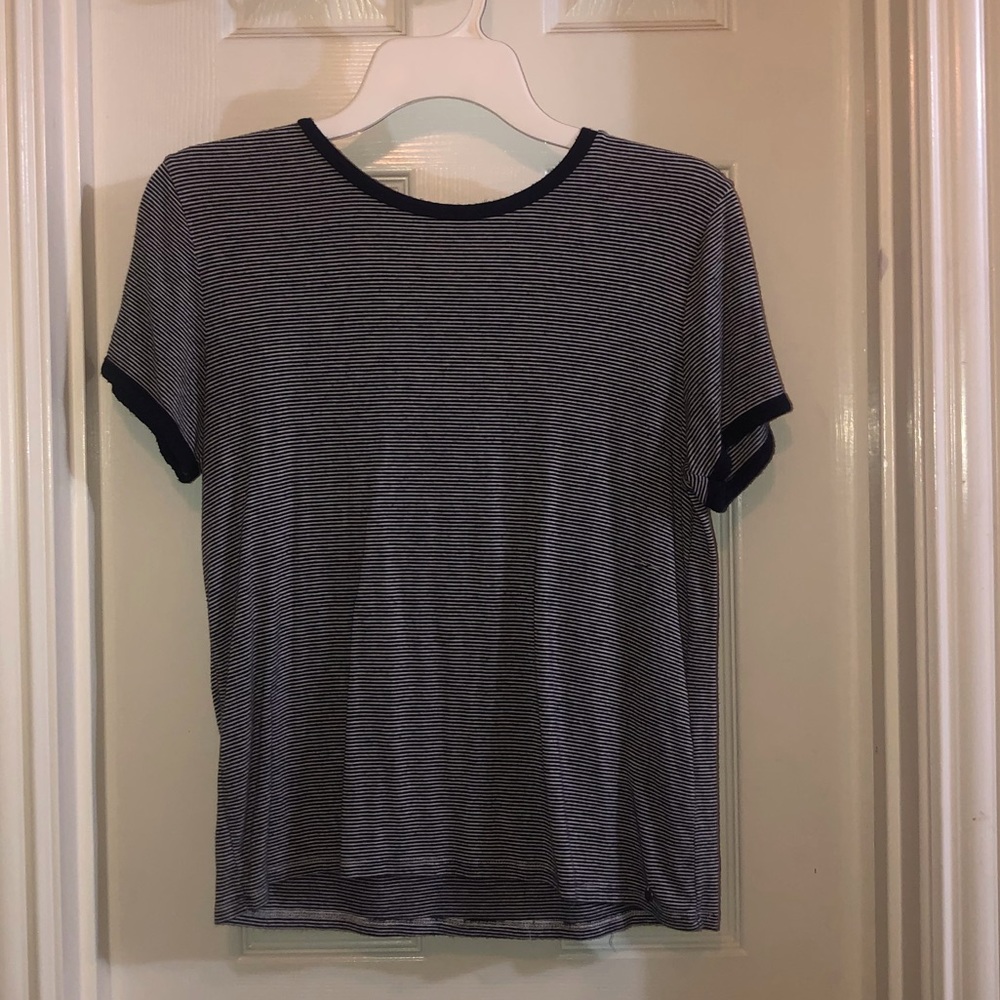 White/Navy Striped Abercrombie T-shirt